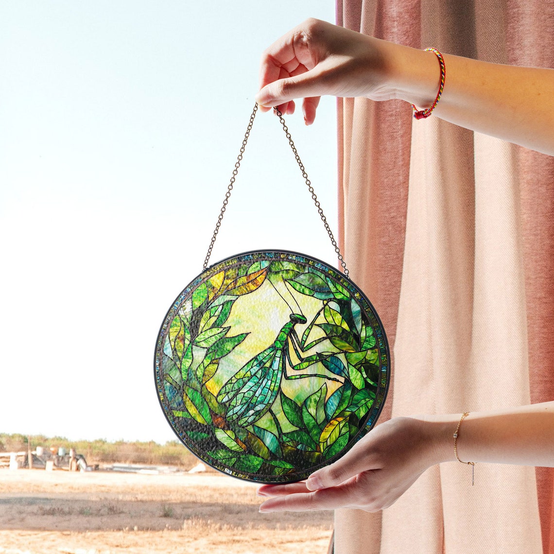 Praying Mantis Stained Glass Suncatcher – Nature-Inspired Insect Window Art